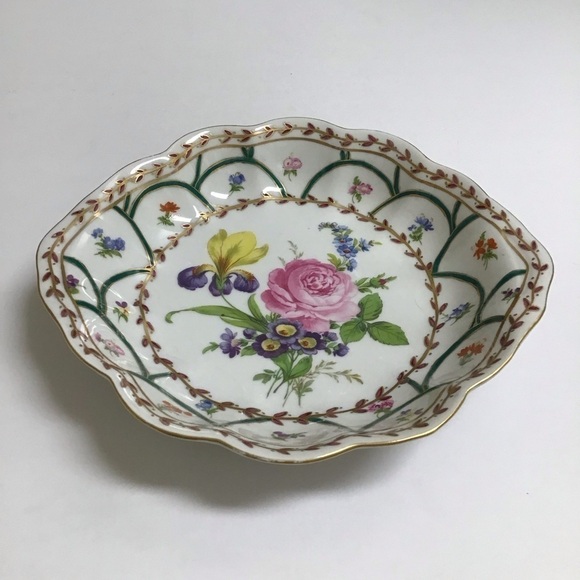 Vintage Heirloom by Toyo Floral Bowl Gold Trim Garden Bouquet Scalloped Leaves - Picture 1 of 12